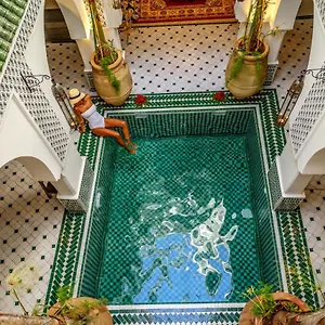 احجز هنا